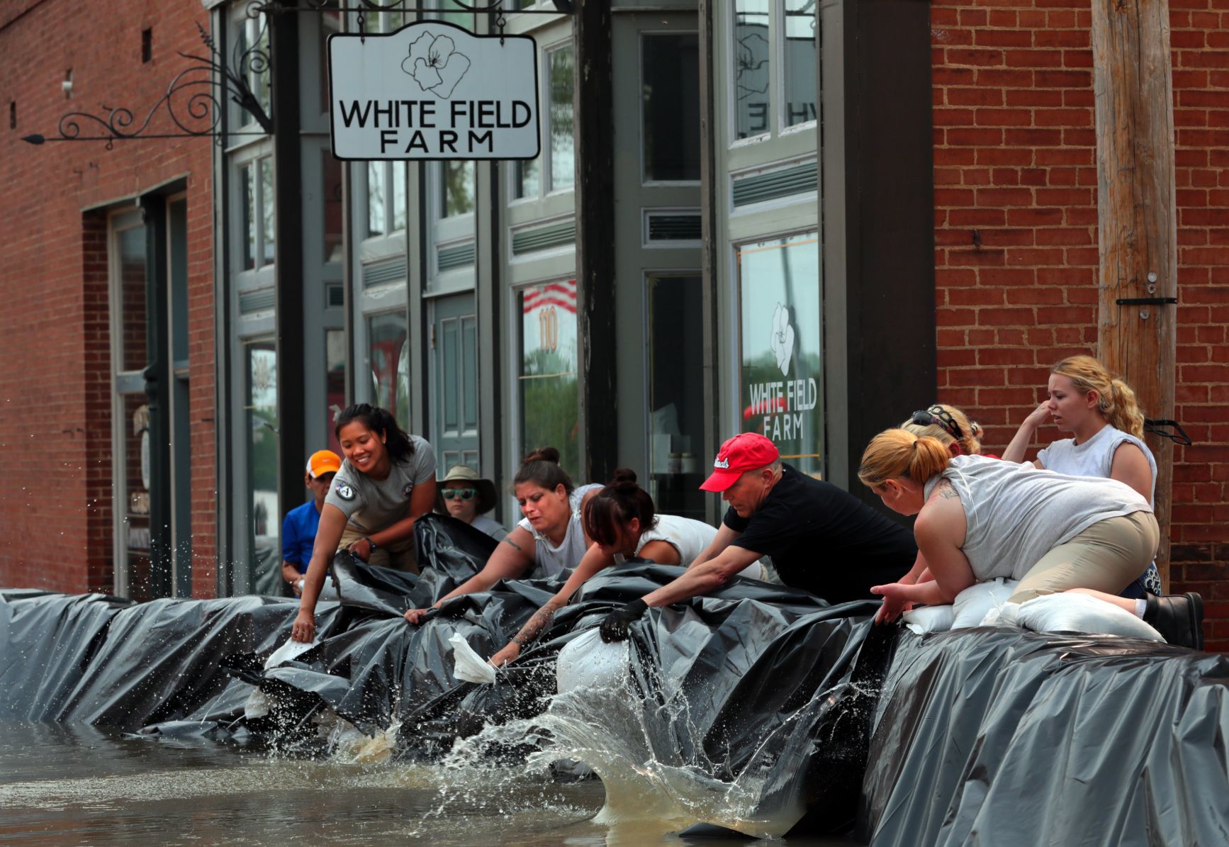 Mississippi River hovers near record level in Clarksville